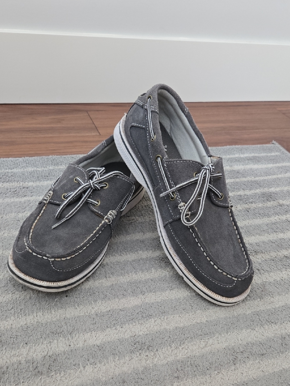 Rockport Men's Gray Suede Boat Shoes with Contrast Laces